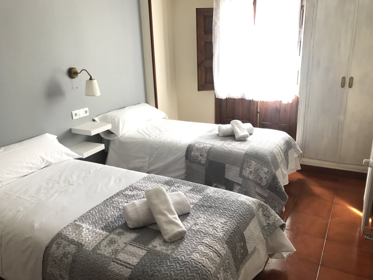 Habitación Doble (2 camas) · 2/4